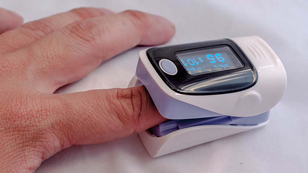 করোনাকালে প্রয়োজনীয় যন্ত্র : Pulse Oximeter